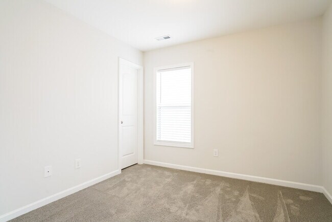 Building Photo - 106 Rosemary St