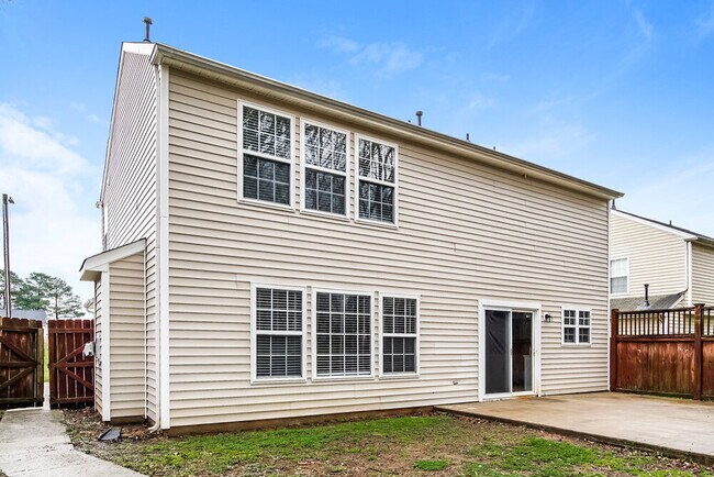 Building Photo - 3020 Hayling Dr