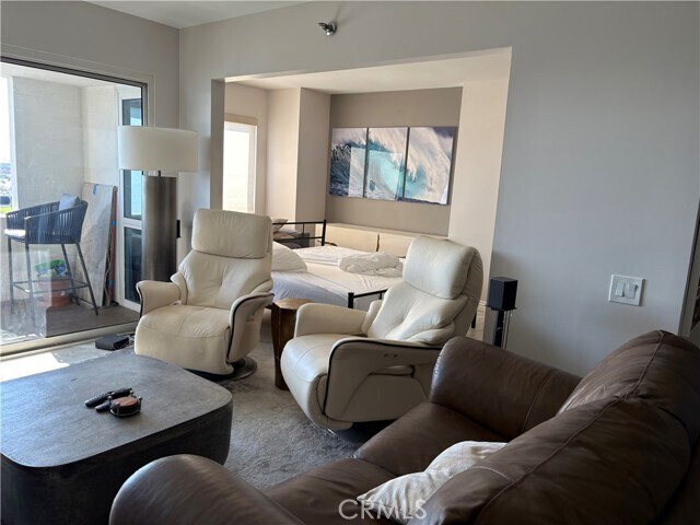 Building Photo - 525 E Seaside Way