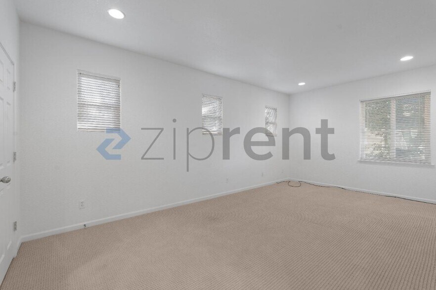 Building Photo - 6704 Camacha Way