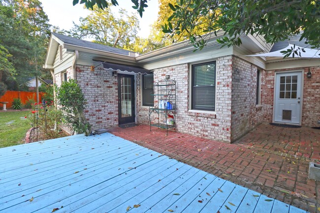 Building Photo - Updated 3 bedroom 2.5 bath home in Sherwoo...