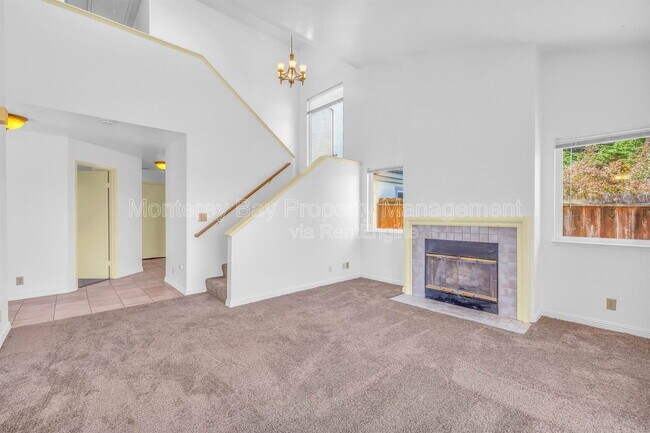 Building Photo - 143 Seal Ct