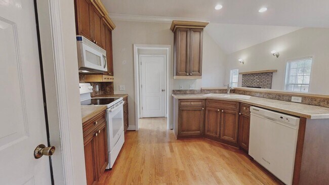 Building Photo - Spacious Home in Mill Creek