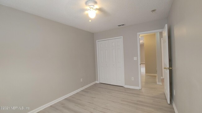 Building Photo - 5520 Cabot Dr N