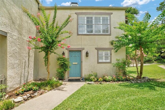Building Photo - 3611 Las Colinas Dr