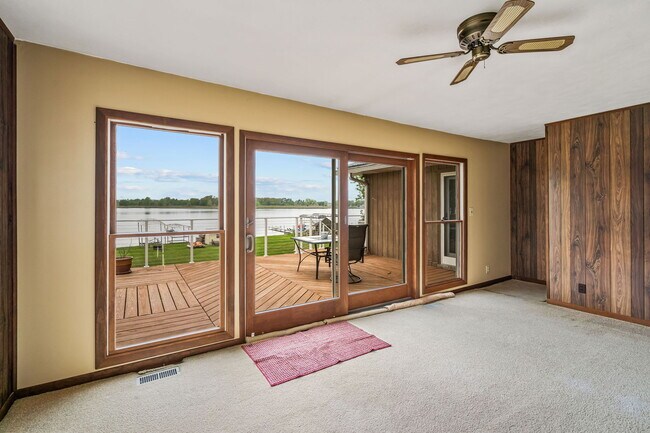 Building Photo - 2083 Chapman Lake Dr