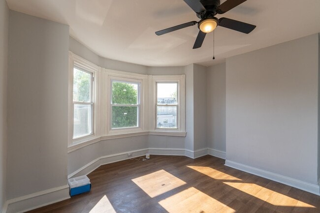 Building Photo - Lovely 2 bedroom
