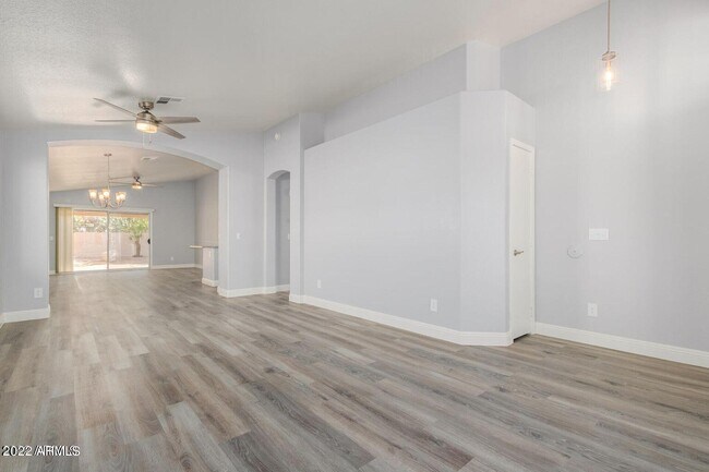 Building Photo - 109 W Helena Dr