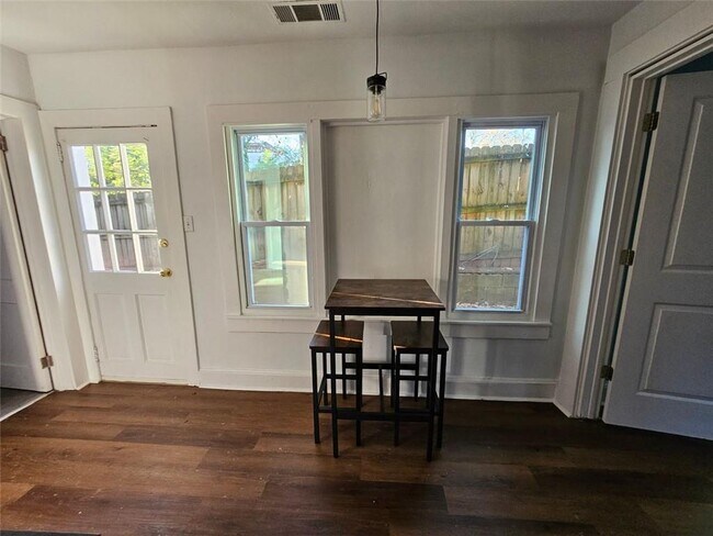 Building Photo - 1339 Miller Reed Ave SE