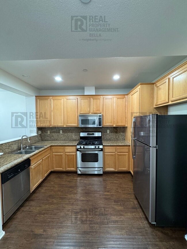 Building Photo - Bright & Open 2-Bed Condo with Loft, Patio & Moreno Valley Ranch Lifestyle