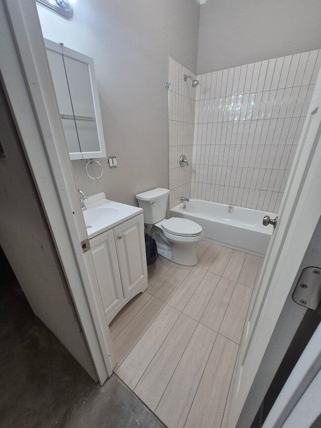 Building Photo - 22-26 N Pulaski Rd