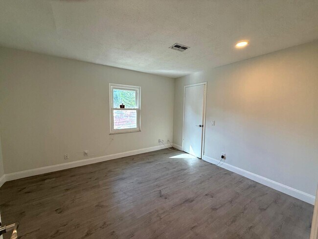 Building Photo - 14526 Paradise Trail