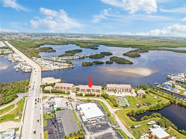 Building Photo - 896 Buttonwood Dr