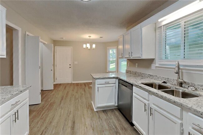 Building Photo - 3883 Nowlin Rd