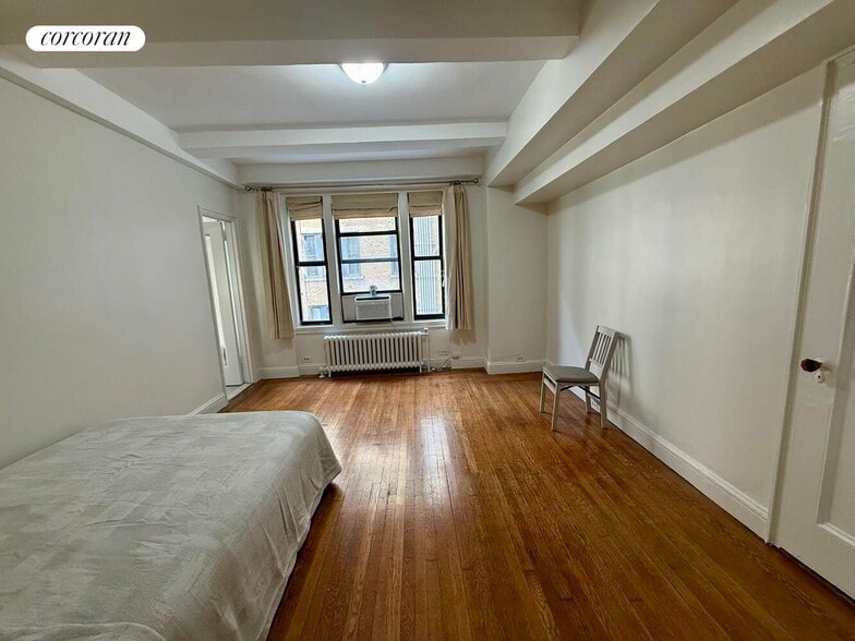 Primary Photo - 243 W End Ave