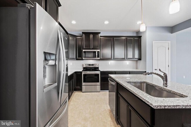 Building Photo - 32 Healey Ct