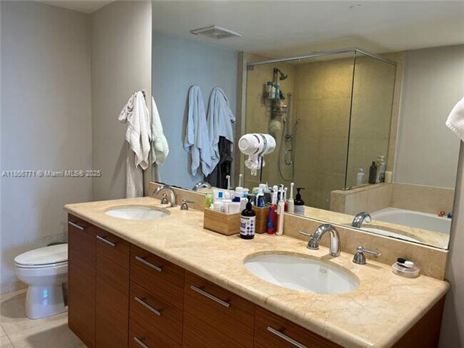 Building Photo - 50 Biscayne Blvd