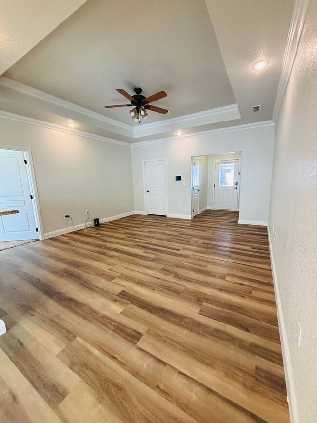 Building Photo - 517 Almond Tree Ln