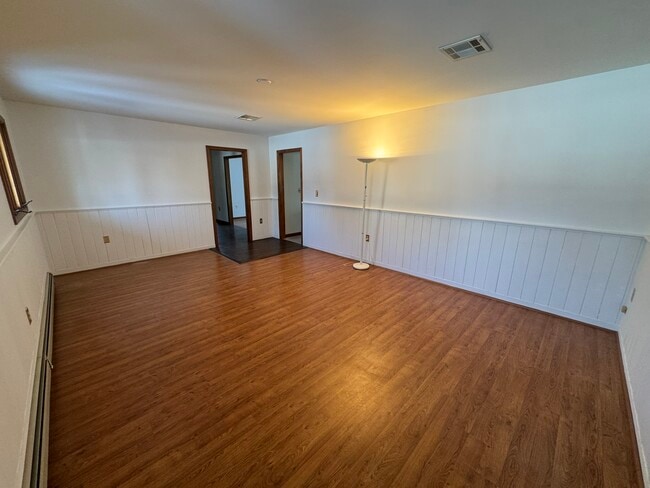 Building Photo - 651 Aldrich Rd