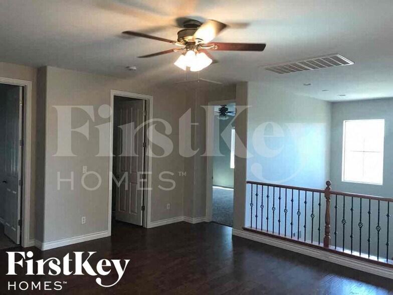 Building Photo - 28 Delighted Ave