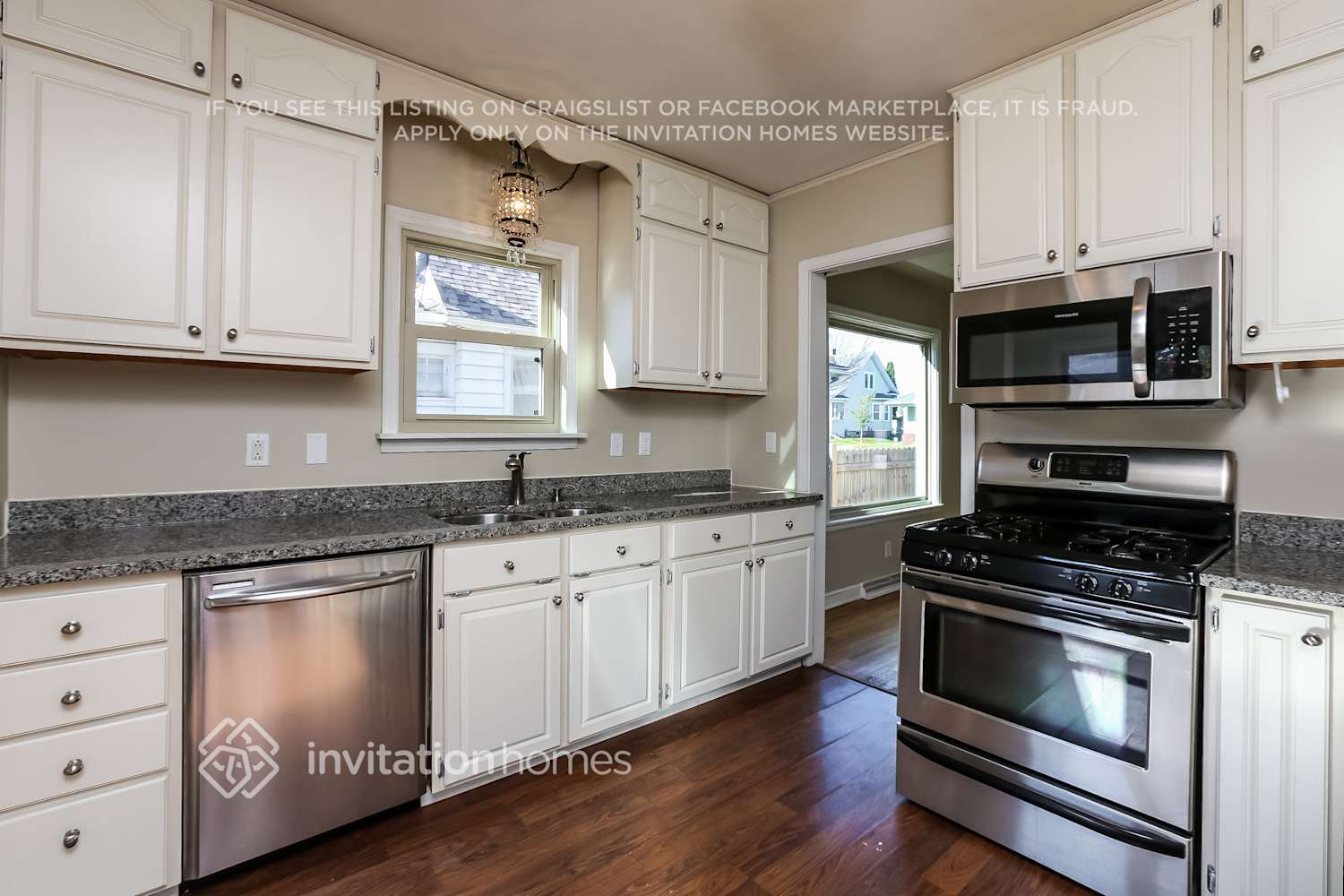 Building Photo - 1040 Geranium Ave E