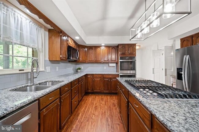 Building Photo - 253 Peoples Way