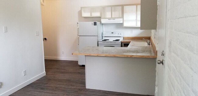 Building Photo - 761 W 600 S