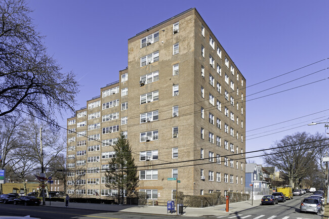 Building Photo - WOODLAWN VETERANS MUTUAL Co-op