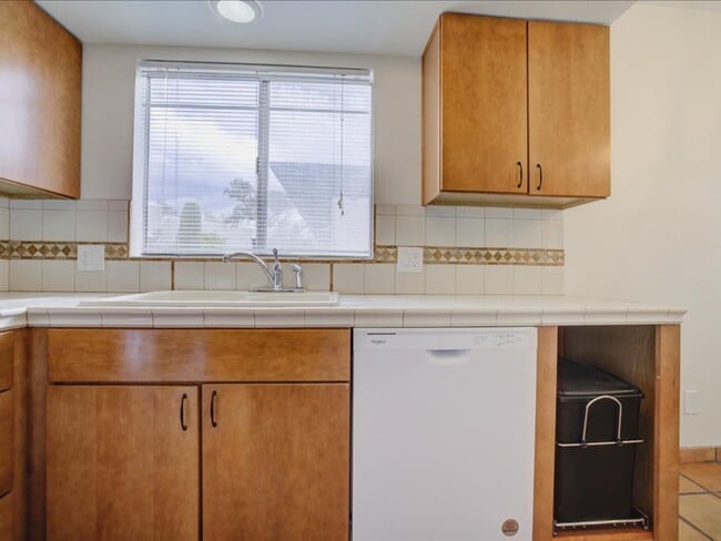 Building Photo - 2 Bedroom 2 Bathroom