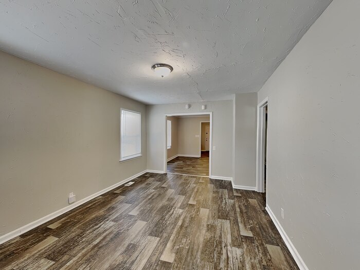 Building Photo - 2219 Whalen Ave