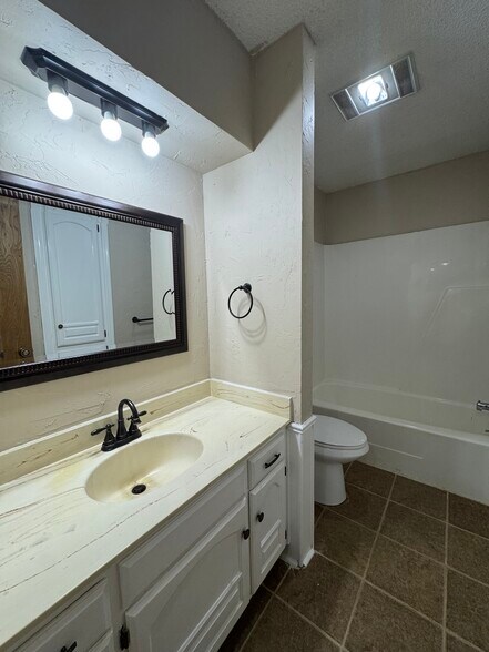 Building Photo - 8636 NW 86th St