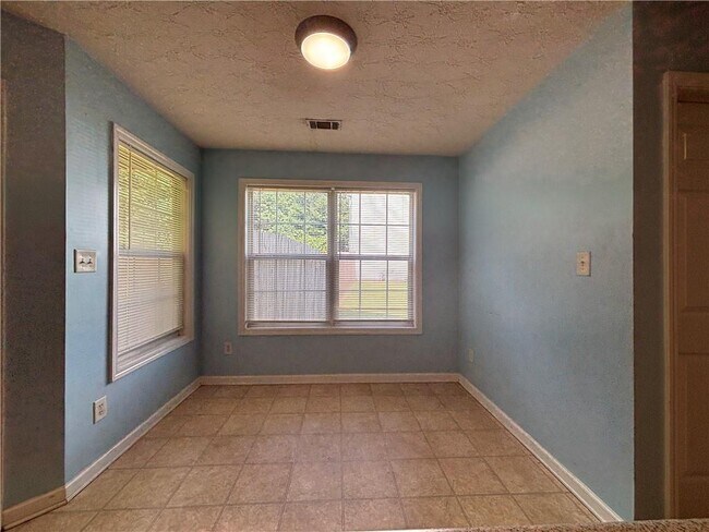 Building Photo - 3287 Baymount Way