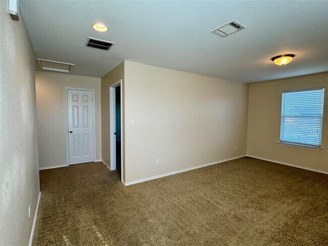 Building Photo - 291 Gina Dr