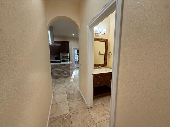 Building Photo - 975 State Hwy 95