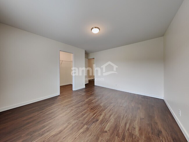 Building Photo - 17924 97th Ln E