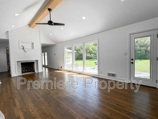 Building Photo - 7301 Mercier St