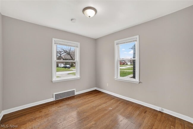 Building Photo - 1568 Parker Dr