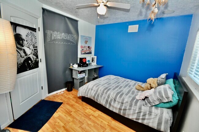 Building Photo - 3330 Beran Dr