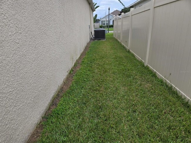 Building Photo - 3337 Perennial Ln