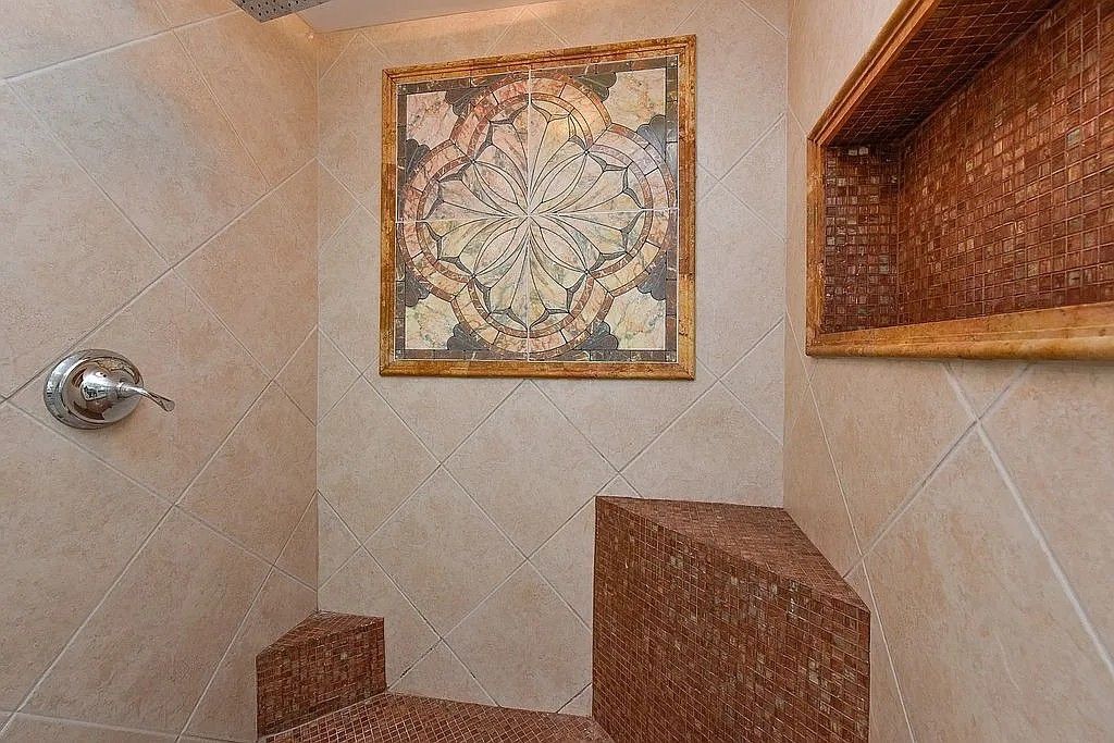 Building Photo - 2608 Sheridan Dr