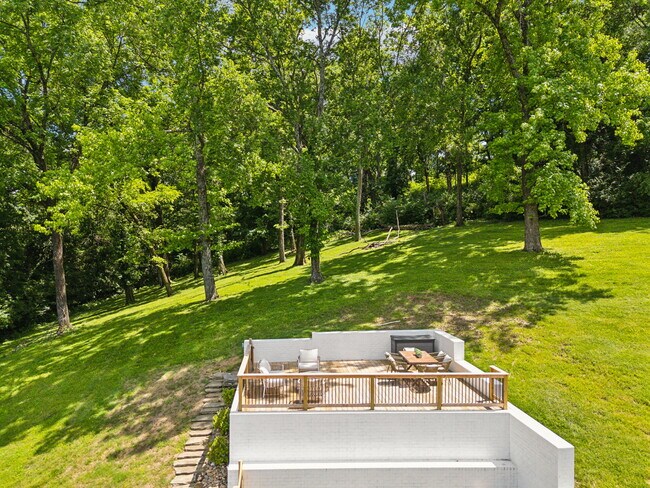 Building Photo - 4604 Mountainview Dr