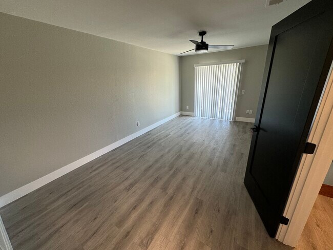 Master Bedroom (Upstairs) - 415 Tava Ln