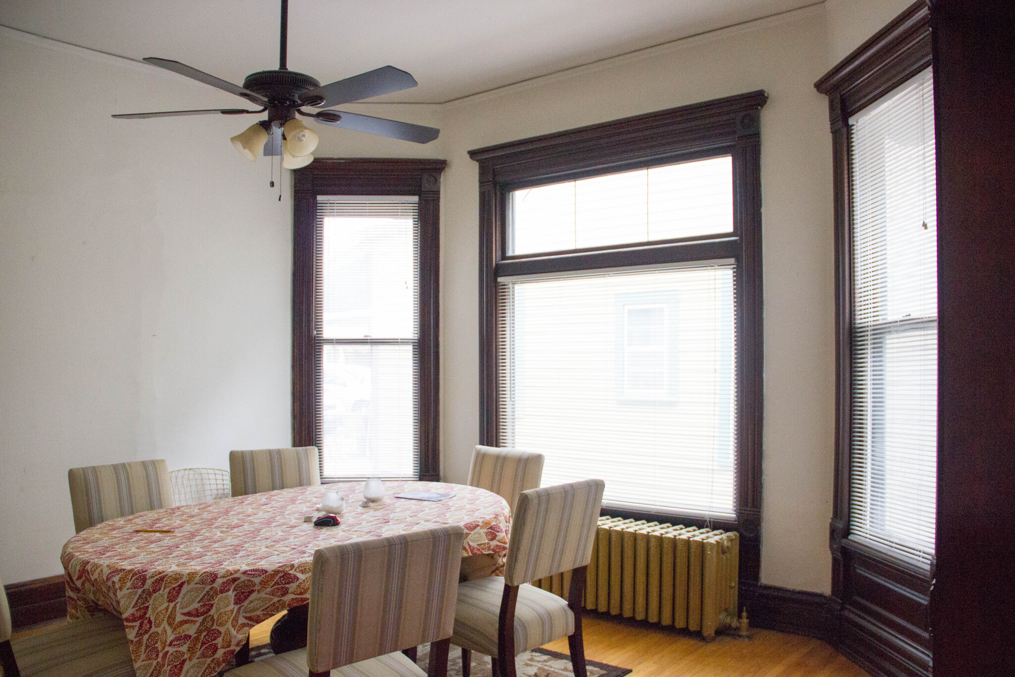 large formal dining room - 2421 1st Ave S