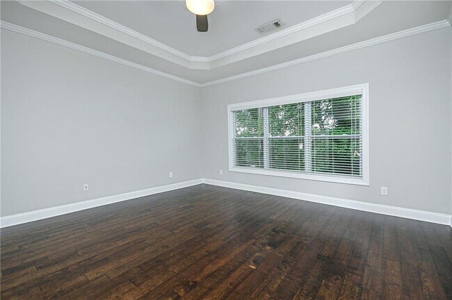 Building Photo - 1299 Linden Ct