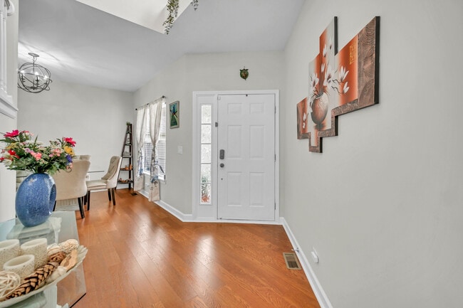 Building Photo - 898 Lakestone Ln