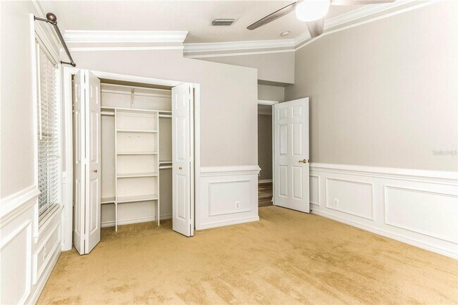 Building Photo - Gated Community Townhome 3br/2.5ba/2 Car G...