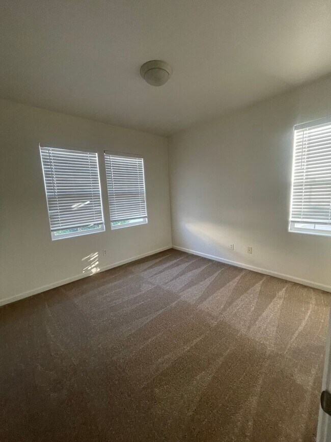 Building Photo - 8143 Carlisle Way
