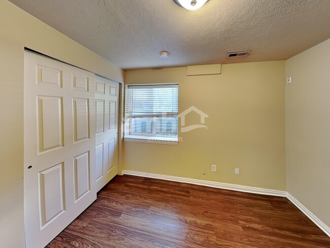 Building Photo - 1920 Sergeant Dr