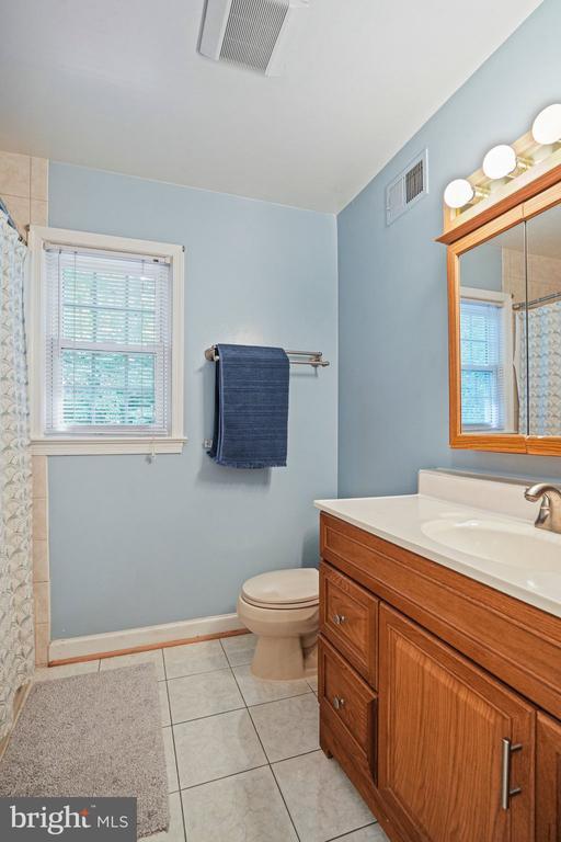 Building Photo - 6117 Larstan Dr