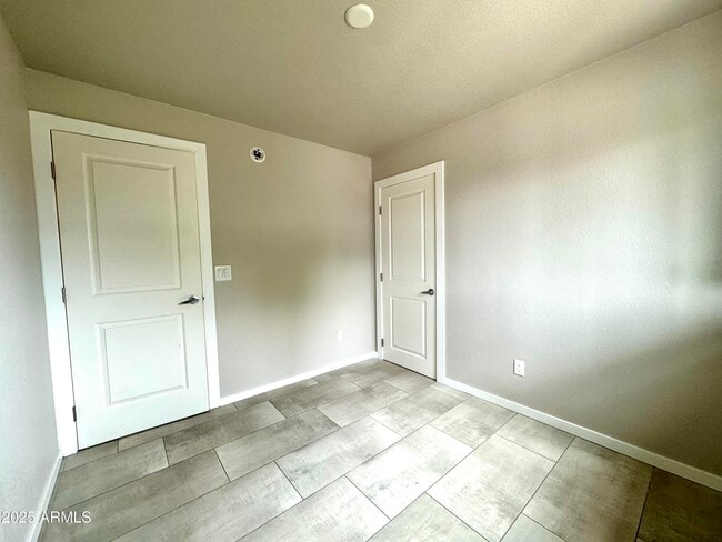 Building Photo - 4248 E Montecito Ave